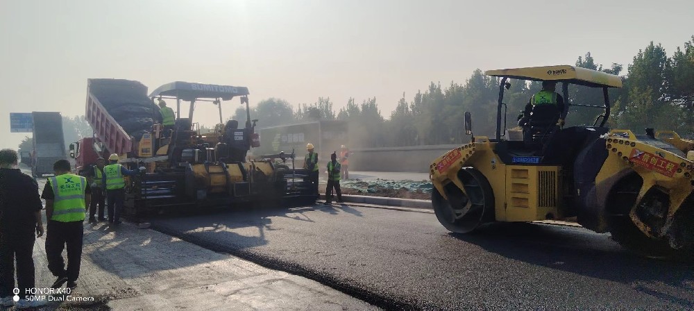 郑州管城区沥青路面摊铺施工