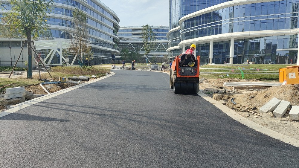 郑州沥青混凝土路面碾压施工技术