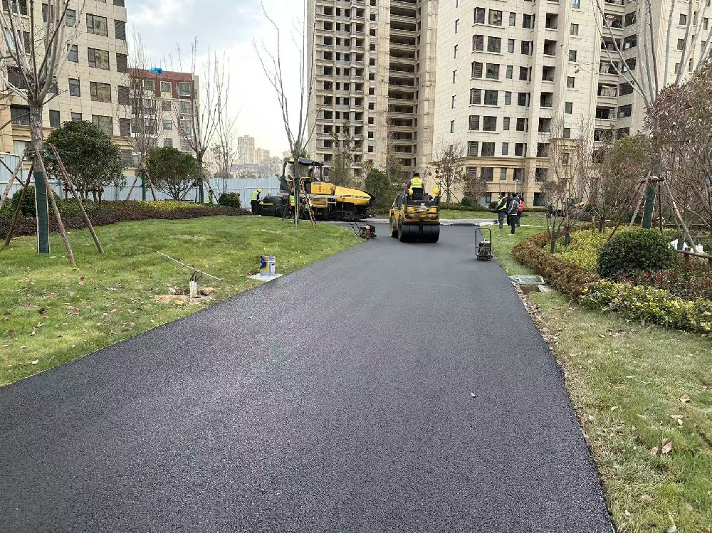 郑州沥青路面摊铺施工注意事项